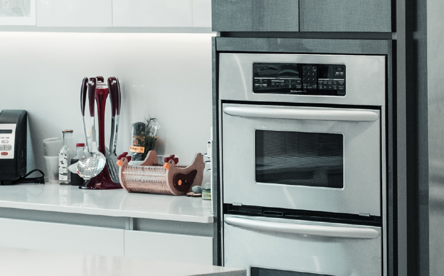 Tips to make your oven sparkle.